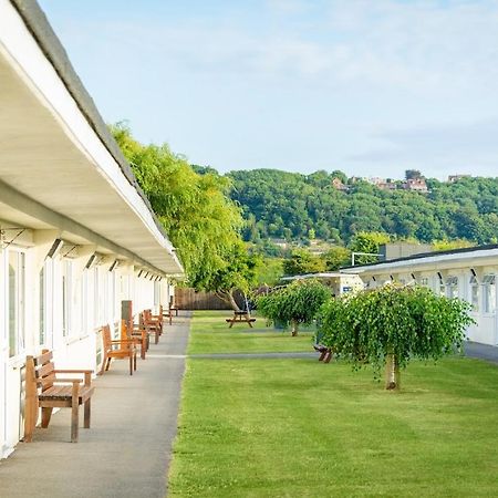 Sand Bay Holiday Village - Adults Only 滨海韦斯顿 外观 照片