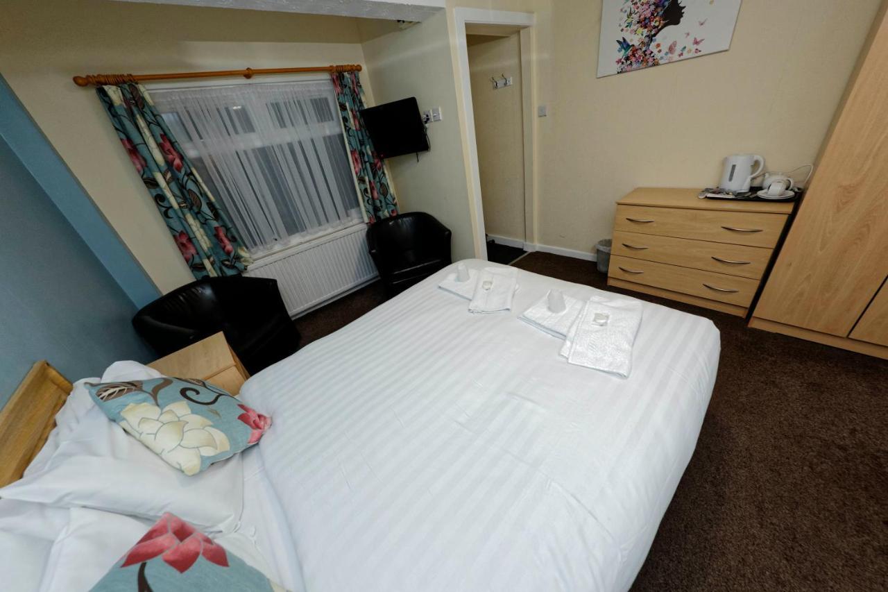 Sand Bay Holiday Village - Adults Only 滨海韦斯顿 外观 照片