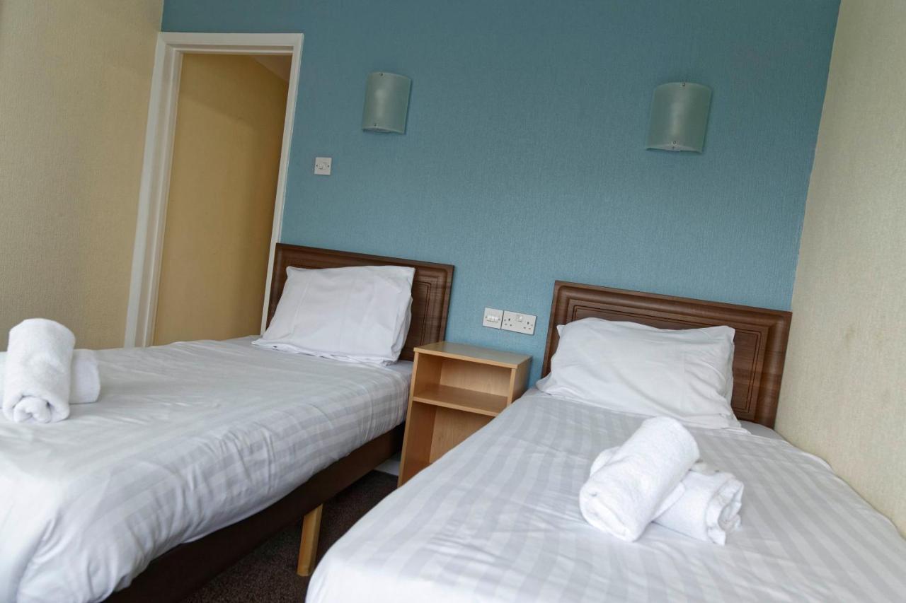 Sand Bay Holiday Village - Adults Only 滨海韦斯顿 外观 照片
