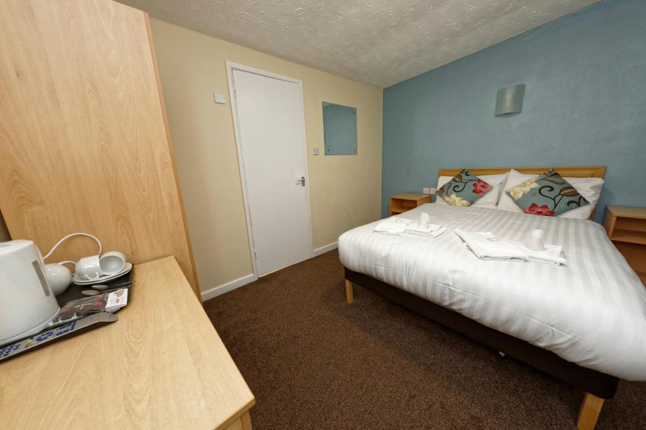 Sand Bay Holiday Village - Adults Only 滨海韦斯顿 外观 照片