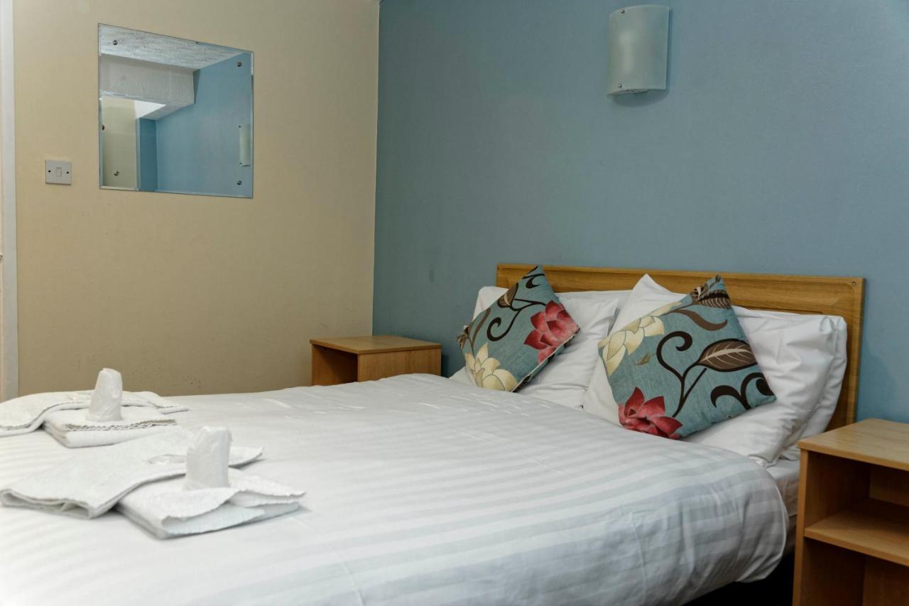 Sand Bay Holiday Village - Adults Only 滨海韦斯顿 外观 照片