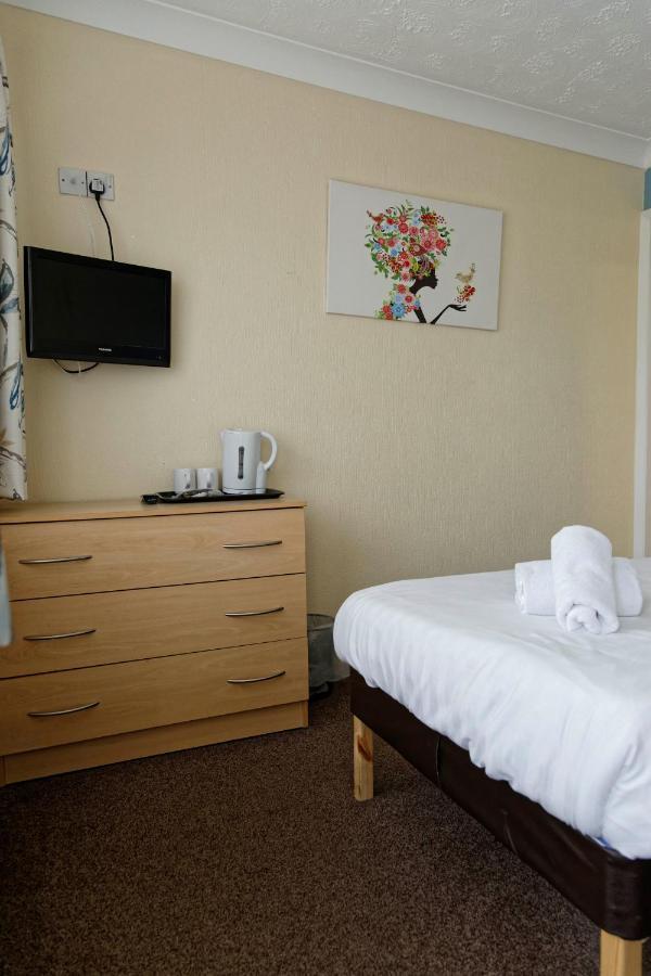 Sand Bay Holiday Village - Adults Only 滨海韦斯顿 外观 照片