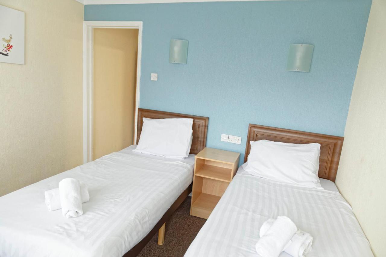 Sand Bay Holiday Village - Adults Only 滨海韦斯顿 外观 照片