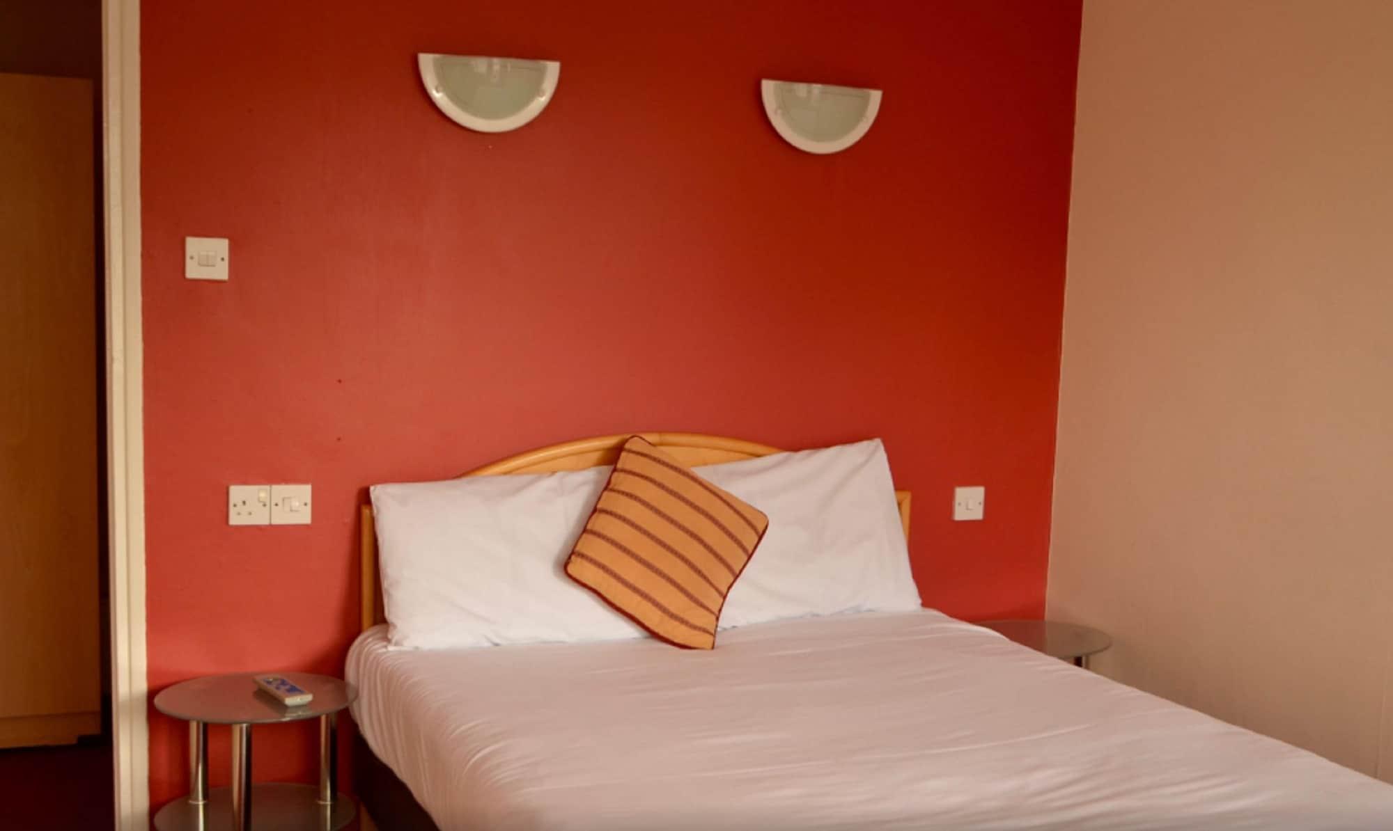 Sand Bay Holiday Village - Adults Only 滨海韦斯顿 外观 照片