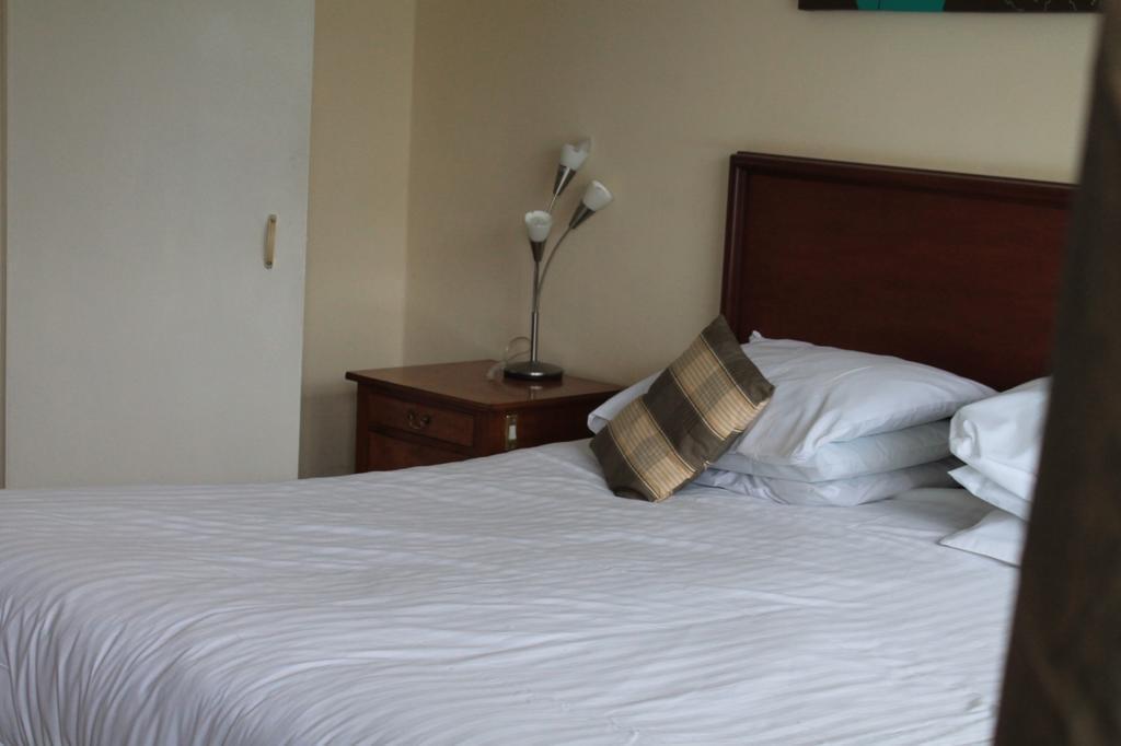 Sand Bay Holiday Village - Adults Only 滨海韦斯顿 外观 照片
